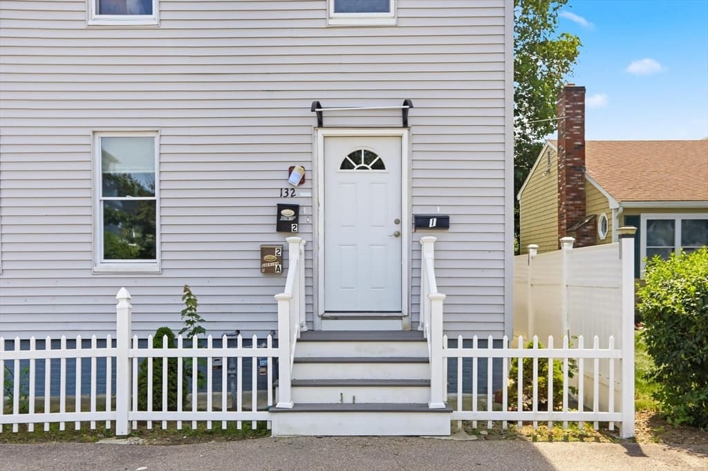 132 Huntington St, Brockton MA 02301 photo 3