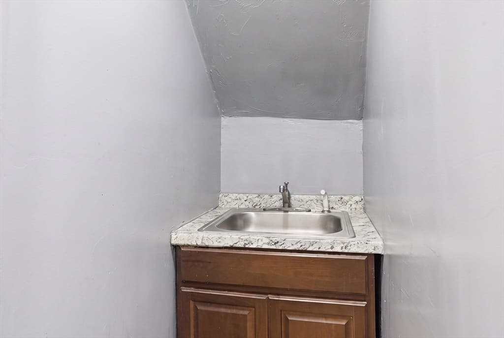 132 Huntington St, Brockton MA 02301 photo 32