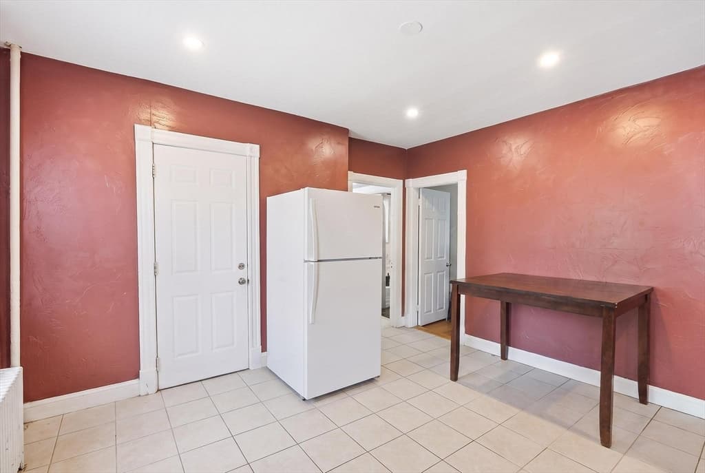 132 Huntington St, Brockton MA 02301 photo 9