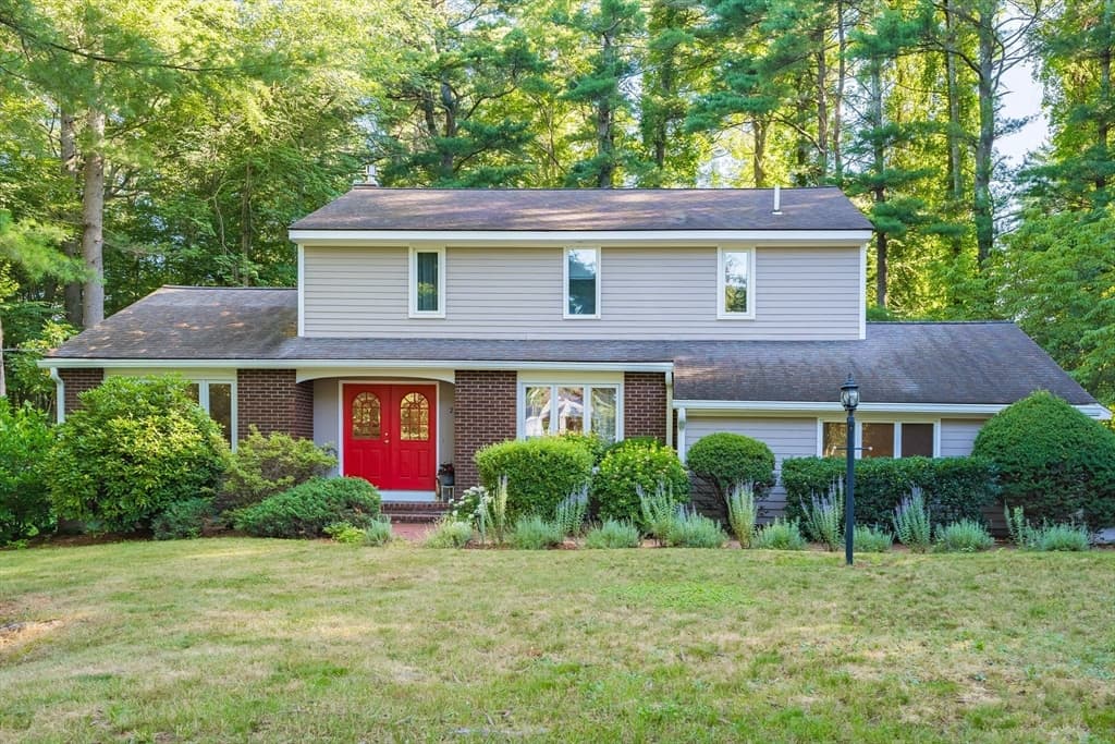 2 Nottingham Drive, Raynham MA 02767