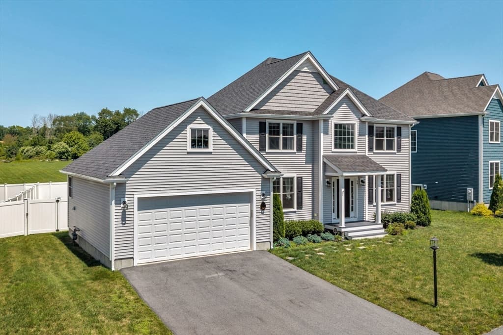 Single Family Residence at 34 Pratt Ave, Bridgewater MA 02324, photo 2 of 23
