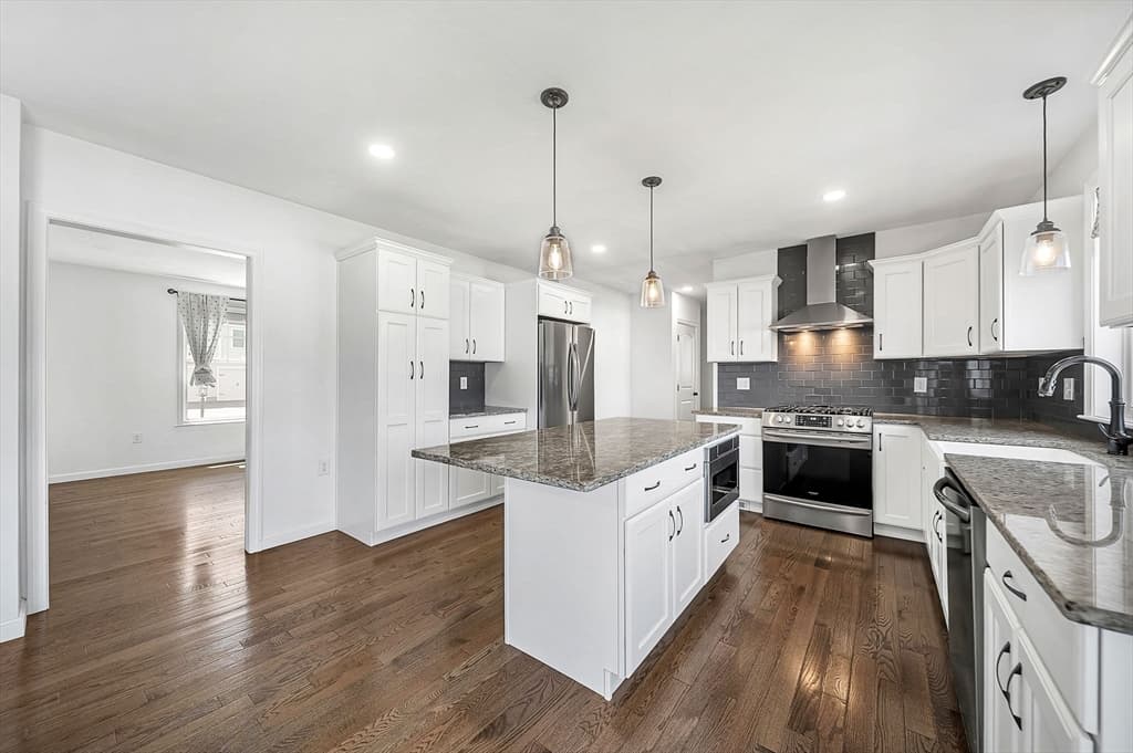 Single Family Residence at 34 Pratt Ave, Bridgewater MA 02324, photo 4 of 23