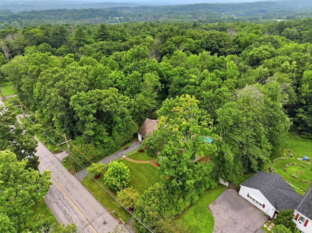 Single Family Residence at 51 Whittemore Rd, Sturbridge MA 01566, Sturbridge, photo 26 of 27