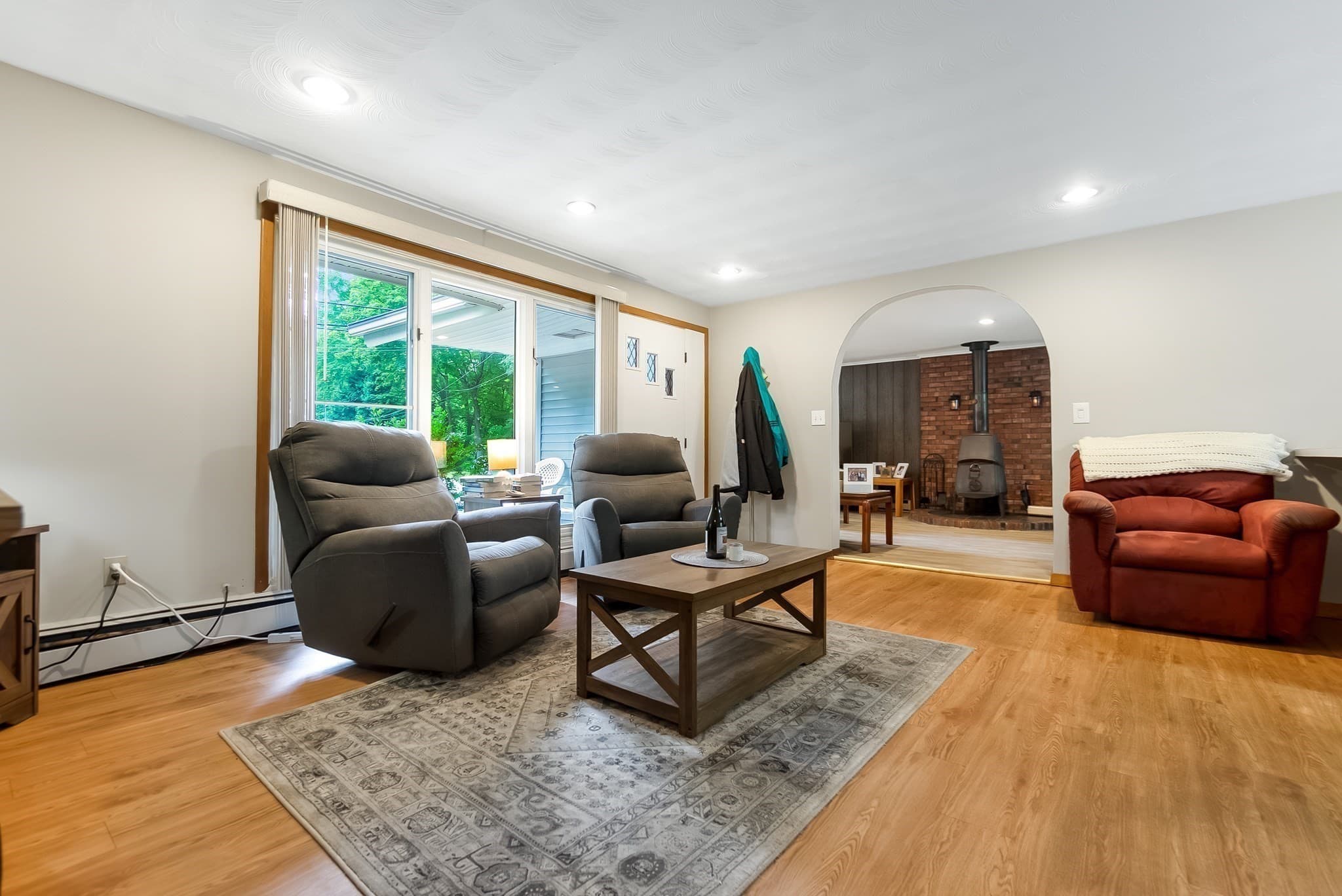 Single Family Residence at 64 Hemenway Rd, Framingham MA 01701, photo 5 of 30