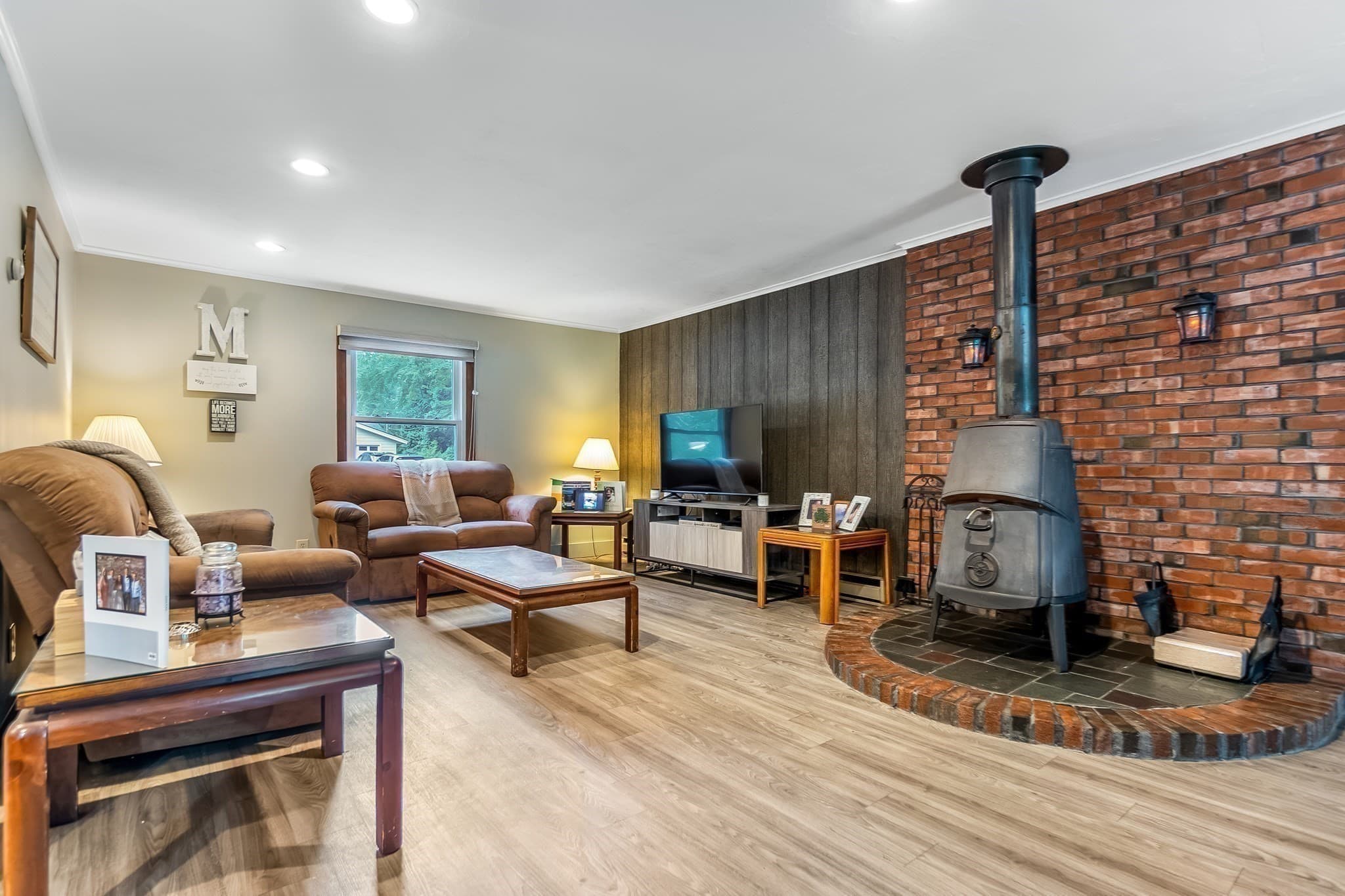 Single Family Residence at 64 Hemenway Rd, Framingham MA 01701, photo 14 of 30