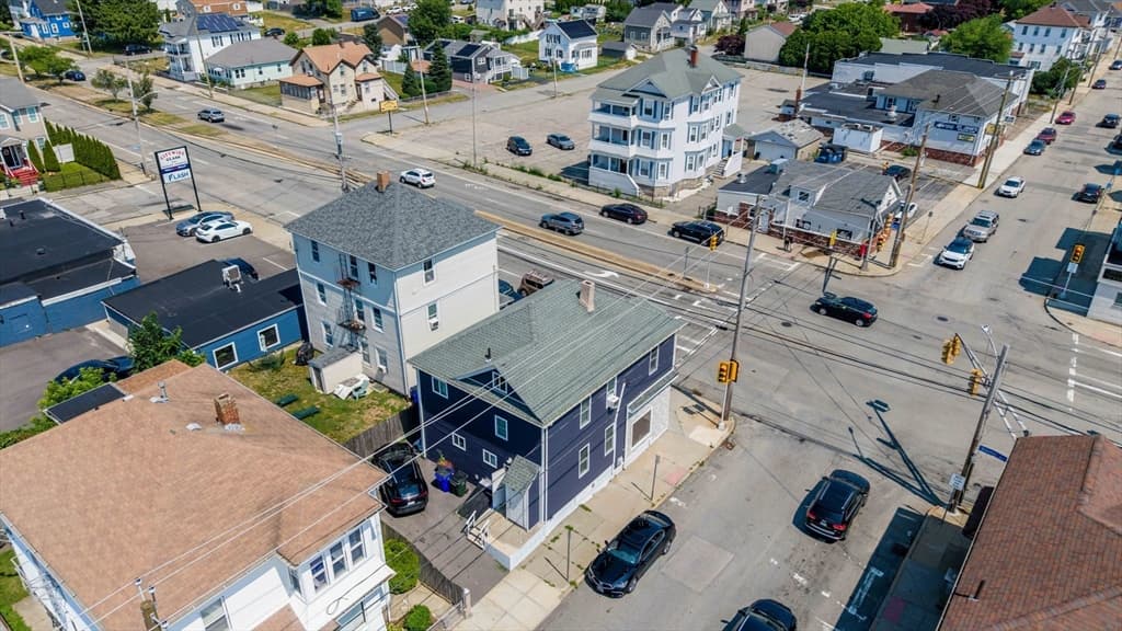 1413 Rodman St, Fall River MA 02721 photo 3