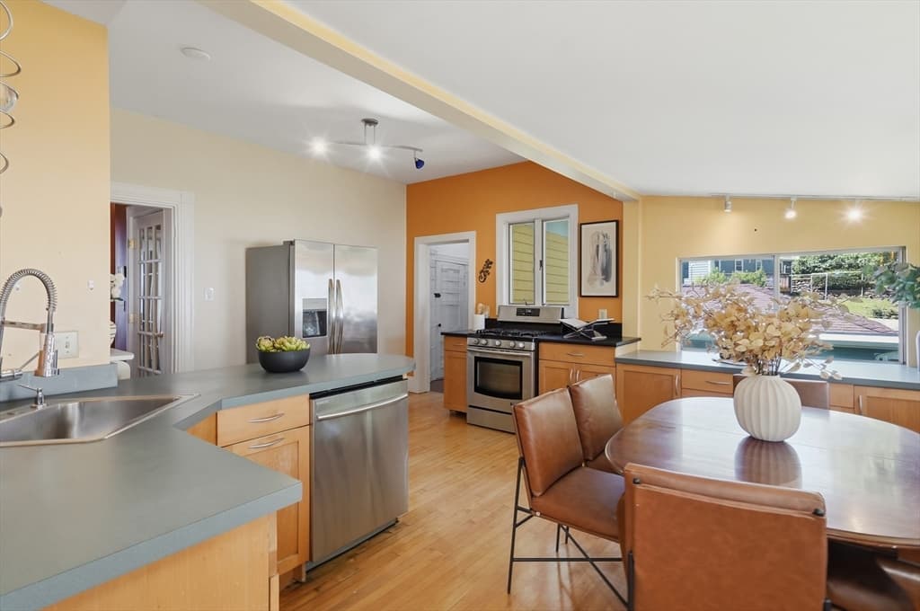 124 Spruce Street # 124, Watertown MA 02472 photo 3