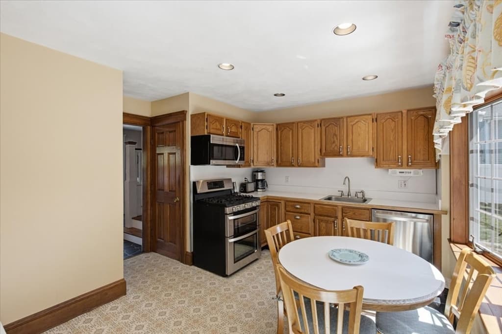 296 Lagrange, Boston MA 02132 photo 13