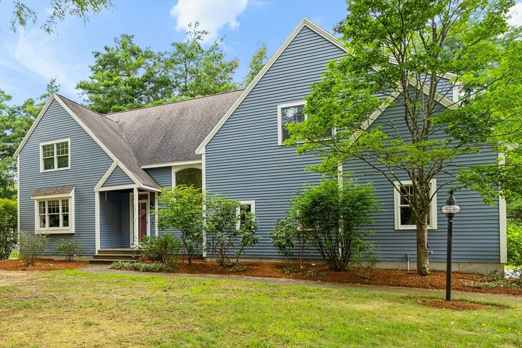 136 Davis Road, Acton MA 01720