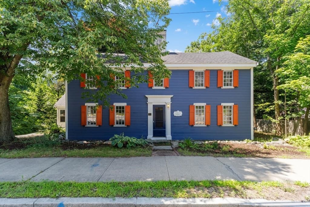 106 High St, Ipswich MA 01938