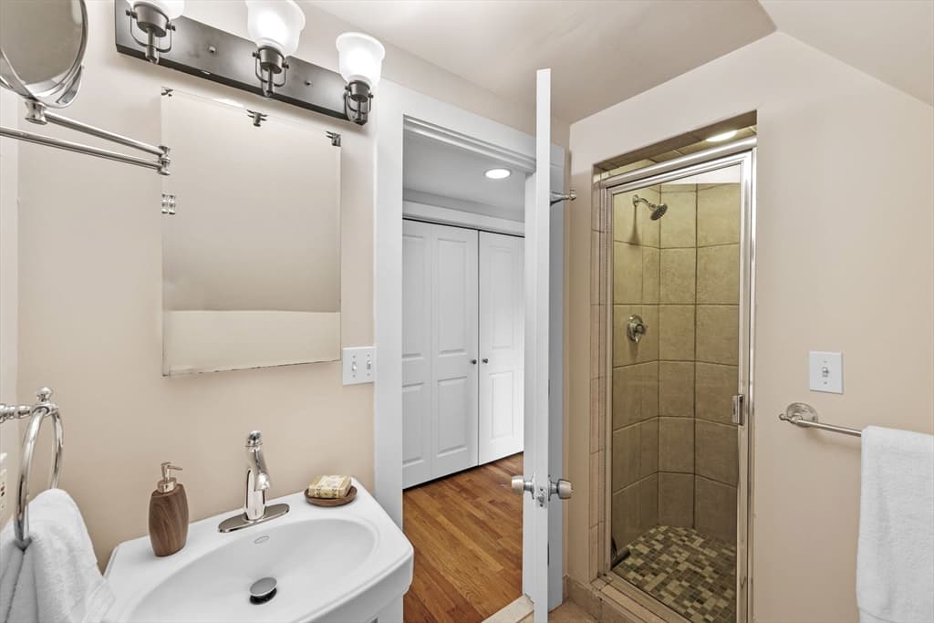 128 Selwyn St # 2, Boston MA 02131 photo 30