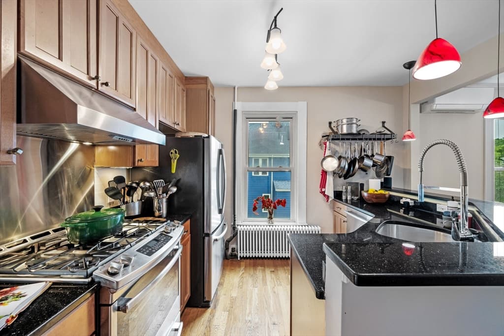 128 Selwyn St # 2, Boston MA 02131 photo 15