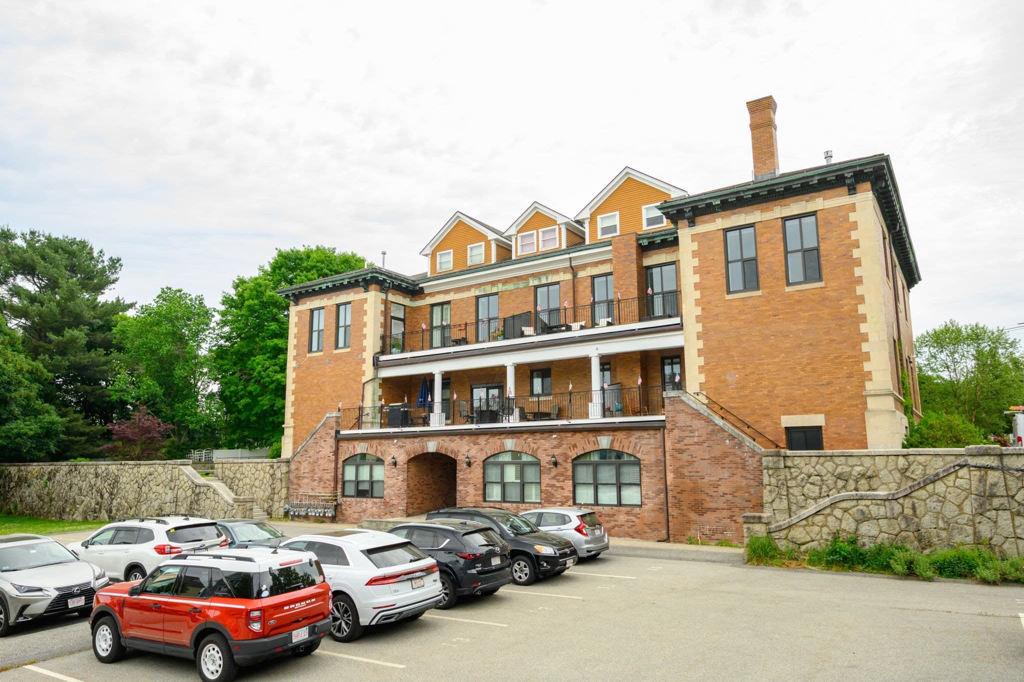 Condominium at 203 Middle St # 5, Weymouth MA 02189, photo 3 of 31