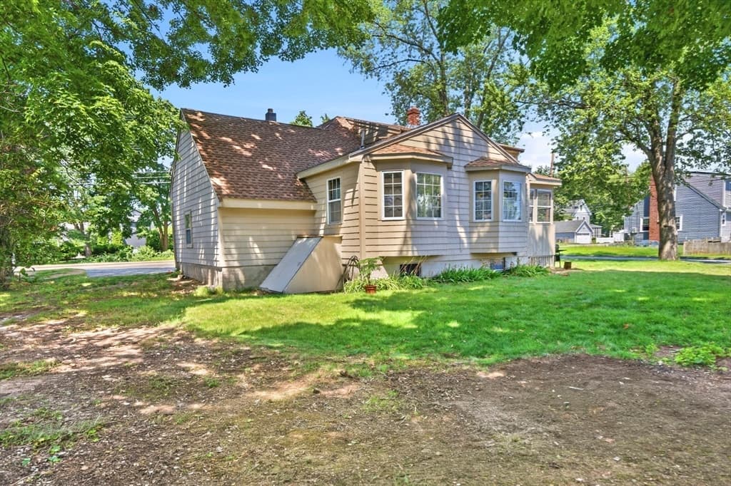 52 Wyman St, Woburn MA 01801 photo 5