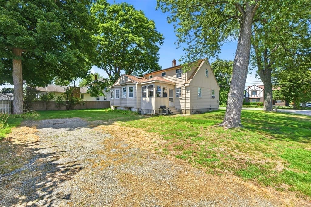 52 Wyman St, Woburn MA 01801 photo 4