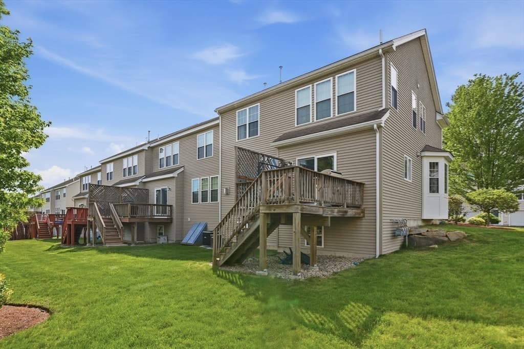 Condominium at 17 Tulip Circle # 17, Grafton MA 01560, Grafton, photo 27 of 33