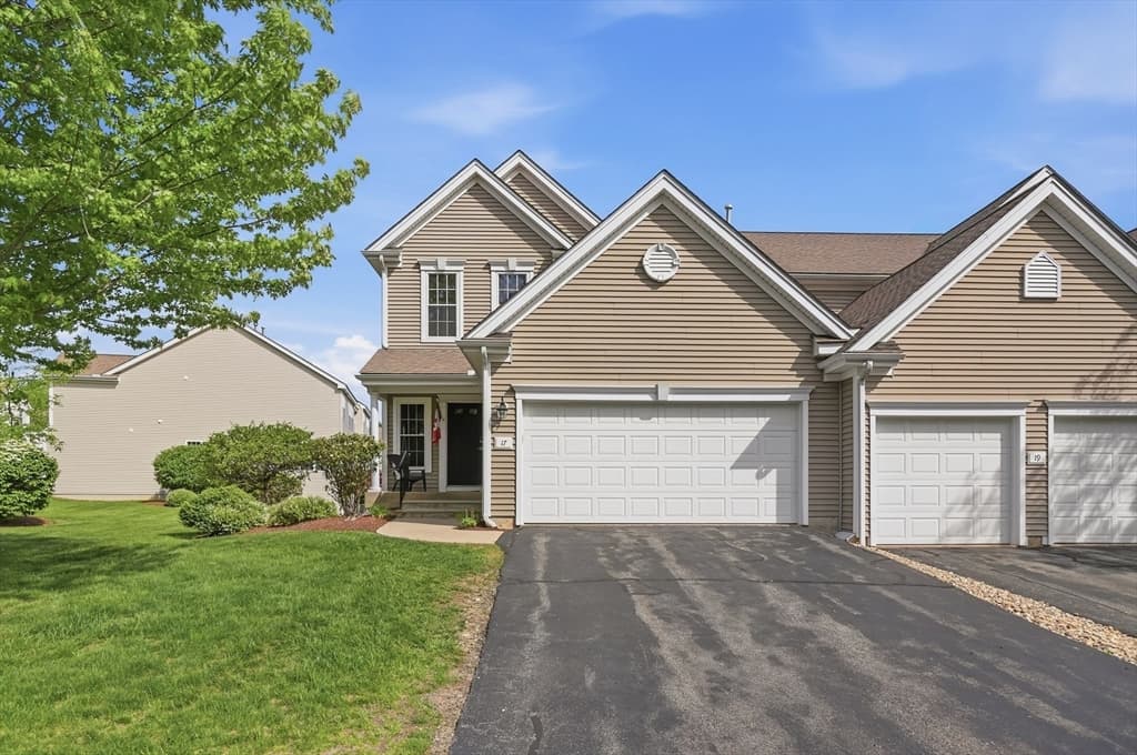 Condominium at 17 Tulip Circle # 17, Grafton MA 01560, Grafton, photo 2 of 33