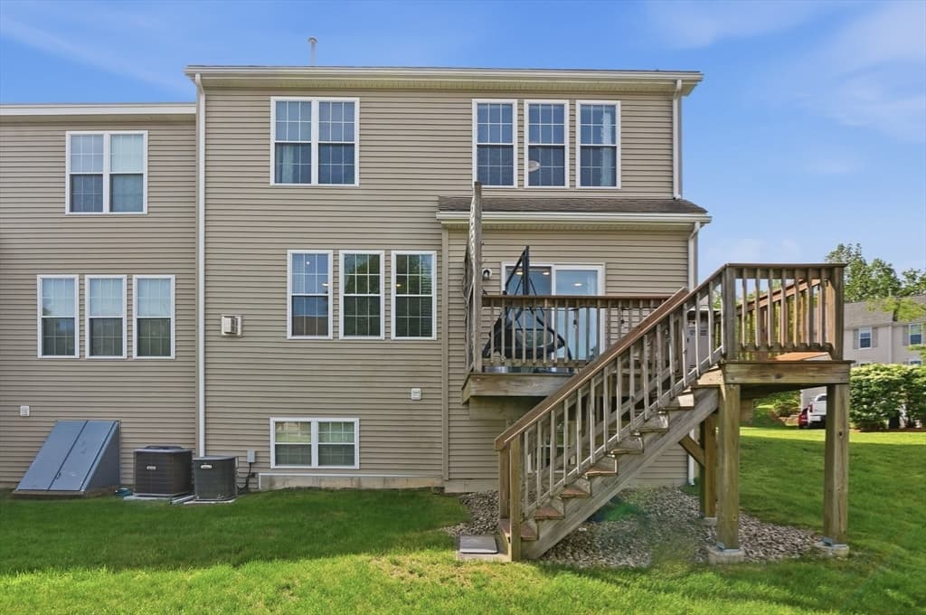 Condominium at 17 Tulip Circle # 17, Grafton MA 01560, Grafton, photo 26 of 33