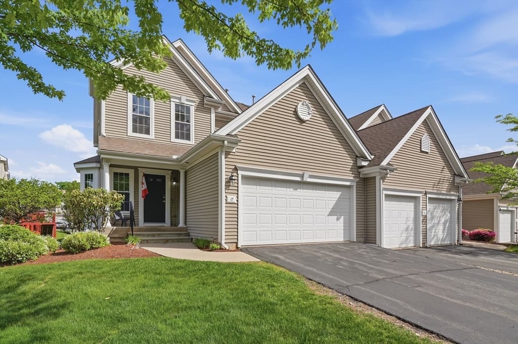 17 Tulip Circle # 17, Grafton MA 01560