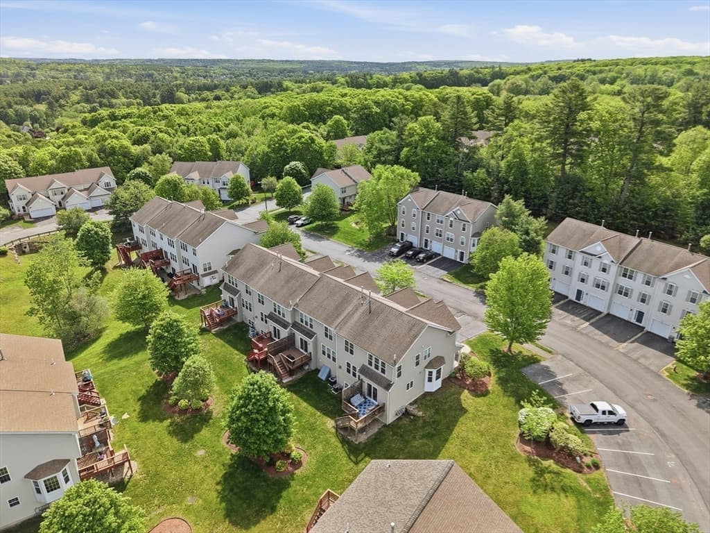 Condominium at 17 Tulip Circle # 17, Grafton MA 01560, Grafton, photo 30 of 33