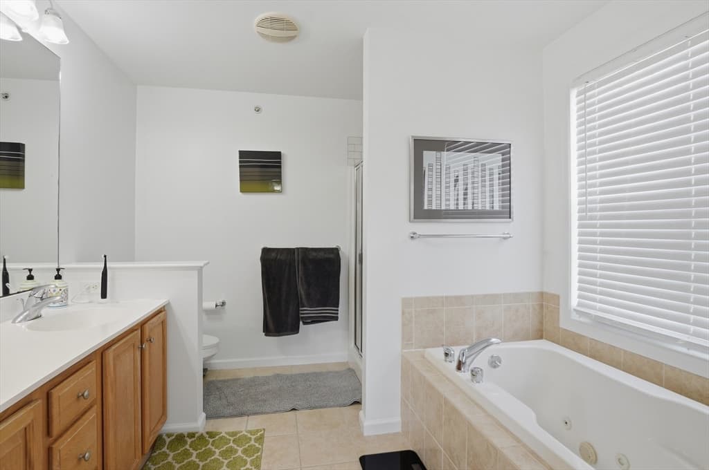 Condominium at 17 Tulip Circle # 17, Grafton MA 01560, Grafton, photo 18 of 33