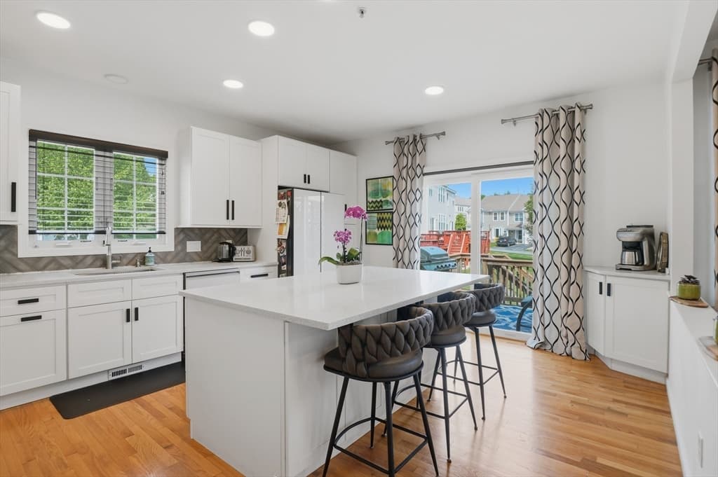 Condominium at 17 Tulip Circle # 17, Grafton MA 01560, Grafton, photo 4 of 33
