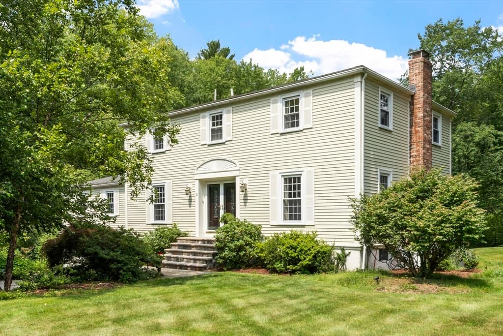 18 Farrwood Dr, Andover MA 01810