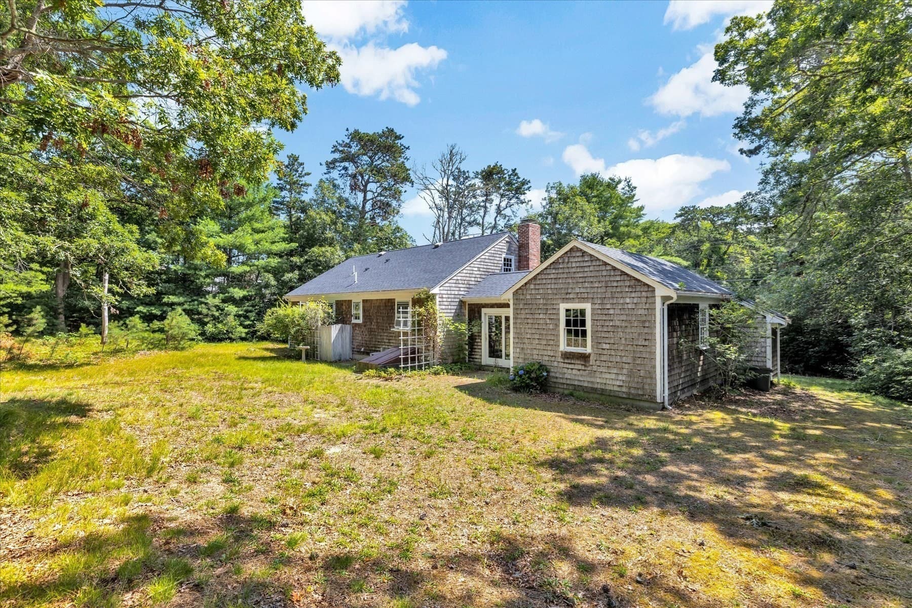 Single Family Residence at 804 Putnam Ave, Barnstable MA 02635, photo 2 of 26