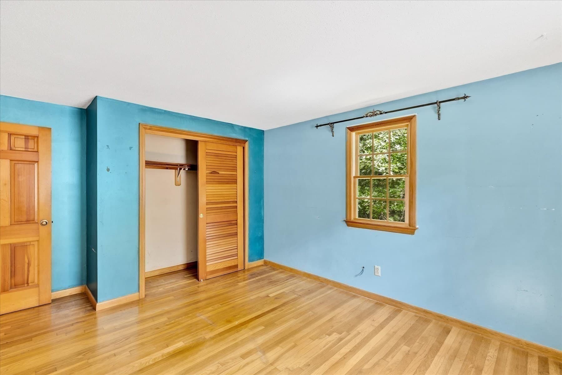 Single Family Residence at 804 Putnam Ave, Barnstable MA 02635, photo 13 of 26