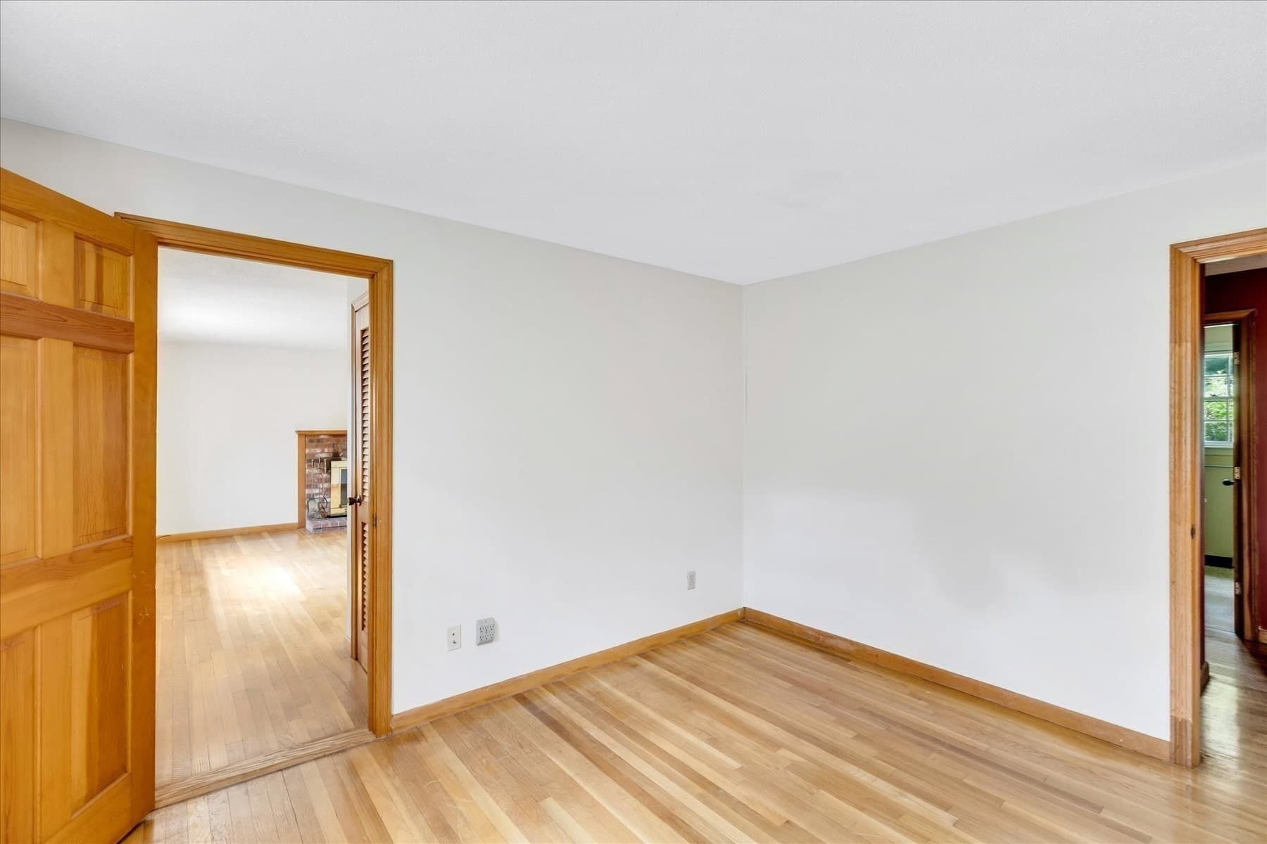 Single Family Residence at 804 Putnam Ave, Barnstable MA 02635, photo 17 of 26