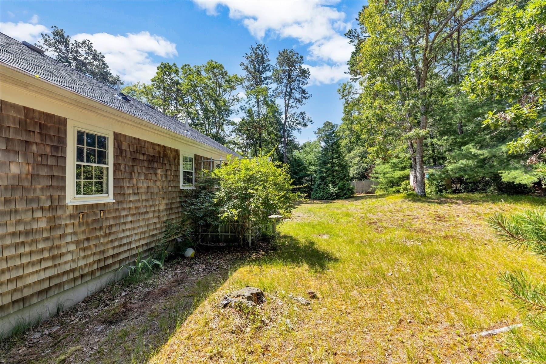 Single Family Residence at 804 Putnam Ave, Barnstable MA 02635, photo 3 of 26