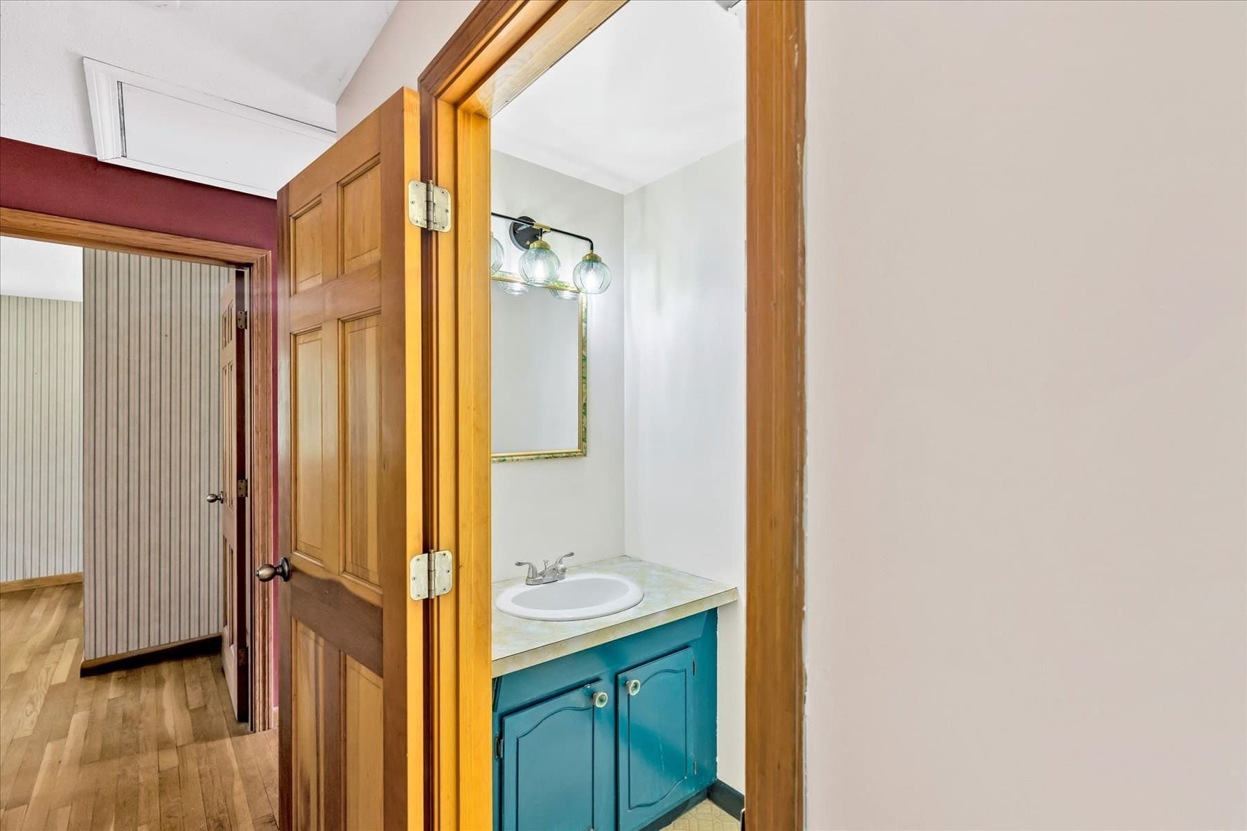 Single Family Residence at 804 Putnam Ave, Barnstable MA 02635, photo 8 of 26