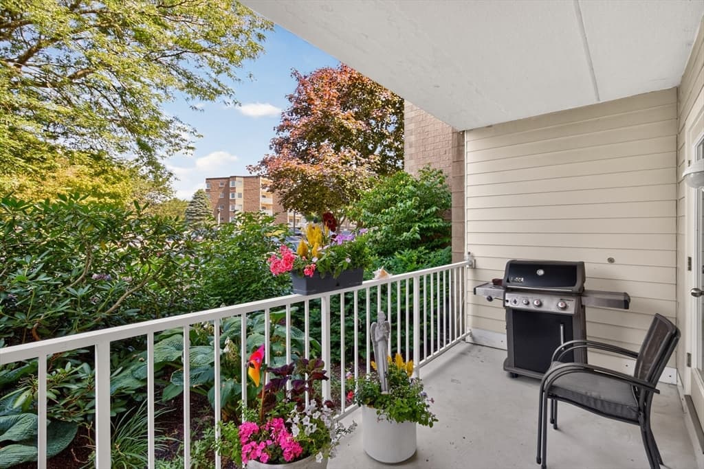 1 Belmont Rd APT 315, Harwich MA 02671 photo 2