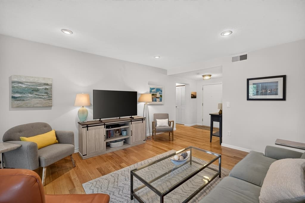 1 Belmont Rd APT 315, Harwich MA 02671 photo 5