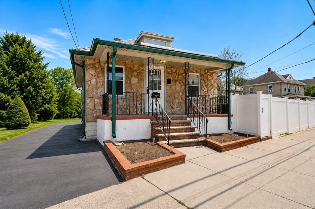 132 West Street, Malden MA 02148 photo 2