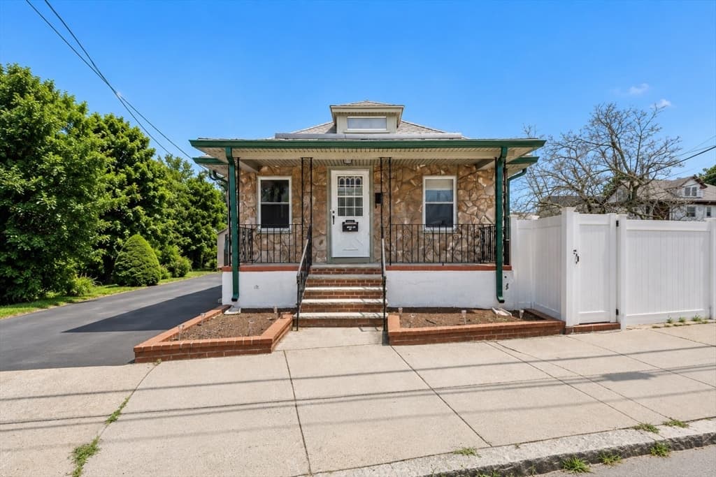 132 West Street, Malden MA 02148