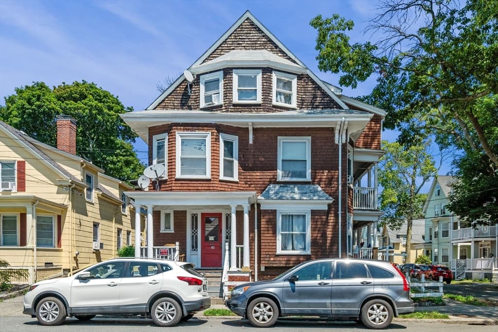3 Family at 2 Mace Pl, Lynn MA 01902, Lynn, photo 2 of 22