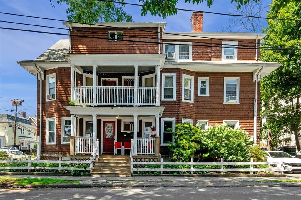 2 Mace Pl, Lynn MA 01902