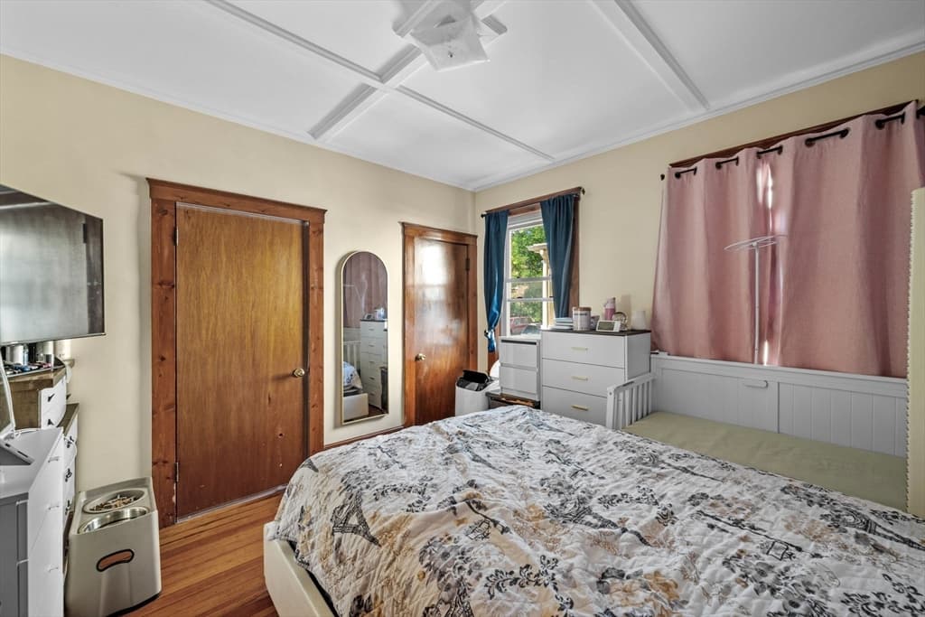 3 Family at 2 Mace Pl, Lynn MA 01902, Lynn, photo 10 of 22