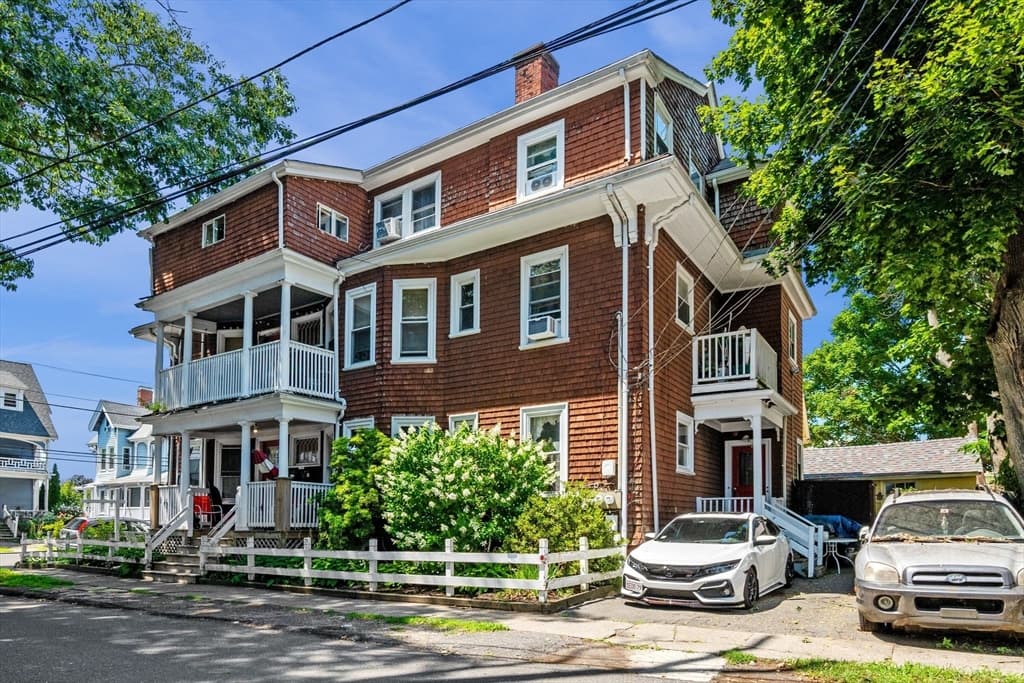 3 Family at 2 Mace Pl, Lynn MA 01902, Lynn, photo 18 of 22