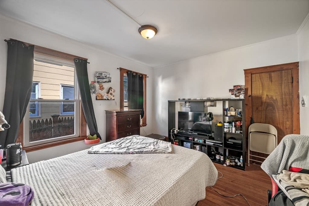 3 Family at 2 Mace Pl, Lynn MA 01902, Lynn, photo 11 of 22