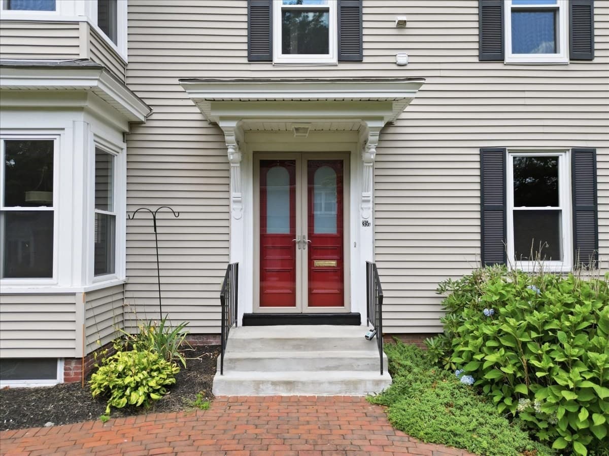 Condominium at 35 South St # A, Medfield MA 02052, Medfield, photo 3 of 42