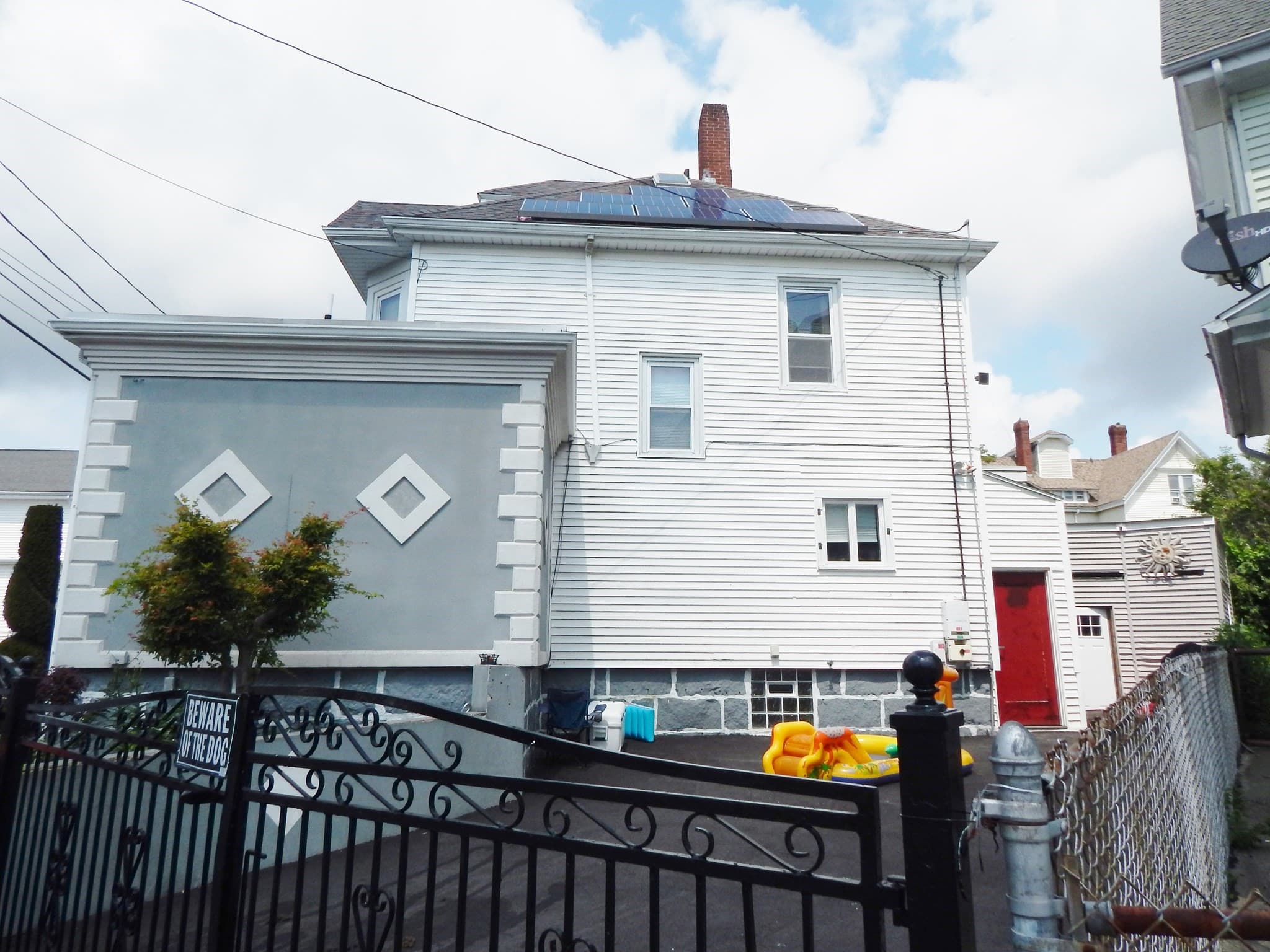 Single Family Residence at 167 Washington St, New Bedford MA 02740, photo 6 of 42