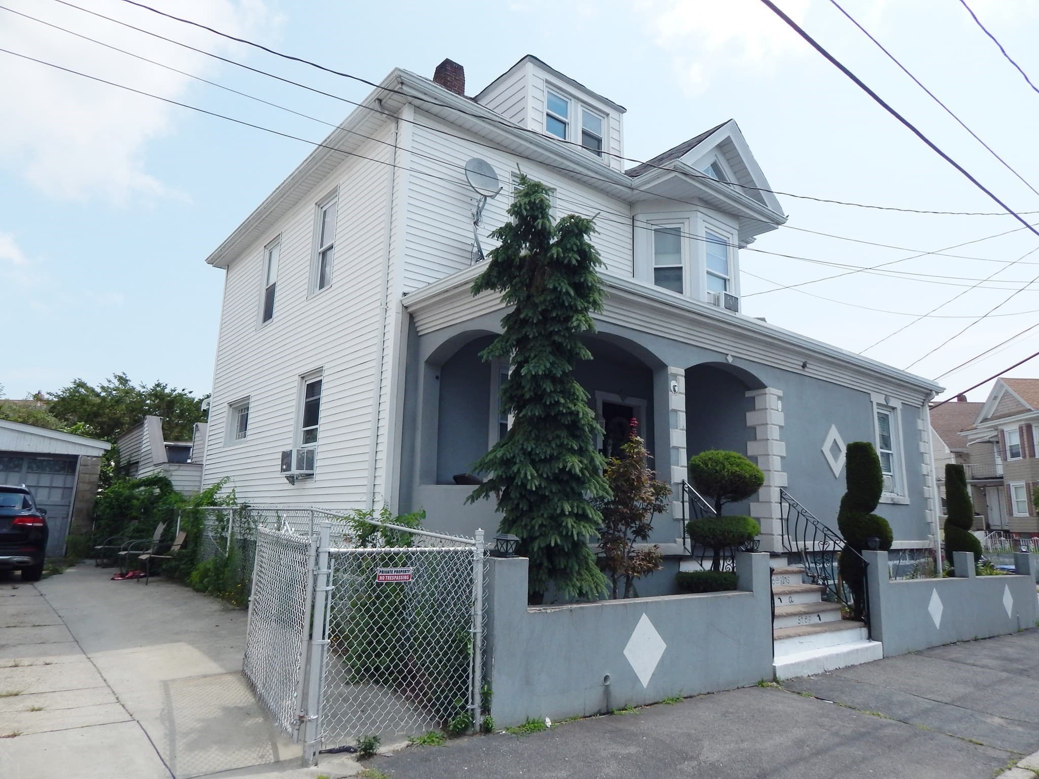 Single Family Residence at 167 Washington St, New Bedford MA 02740, photo 3 of 42