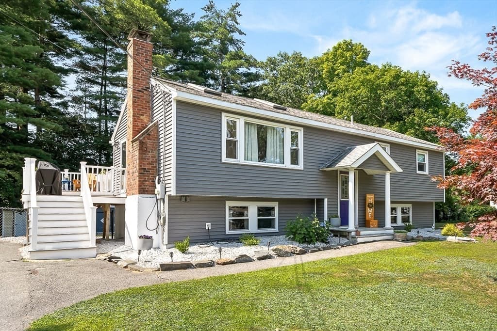 8 Haskell Rd, Pepperell MA 01463
