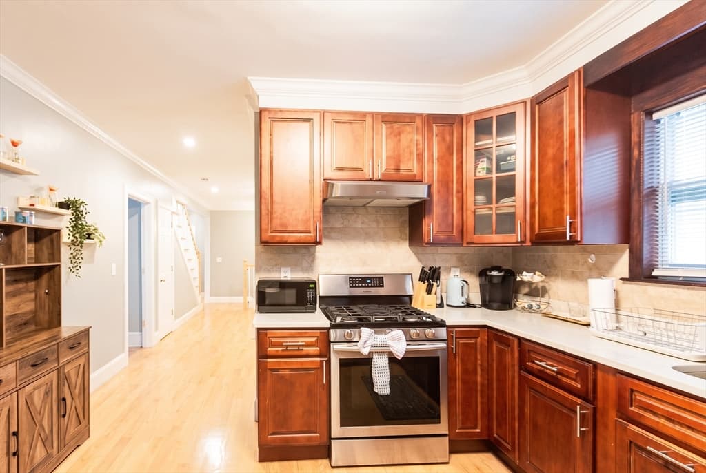 19 Verdun St, Boston MA 02124 photo 3