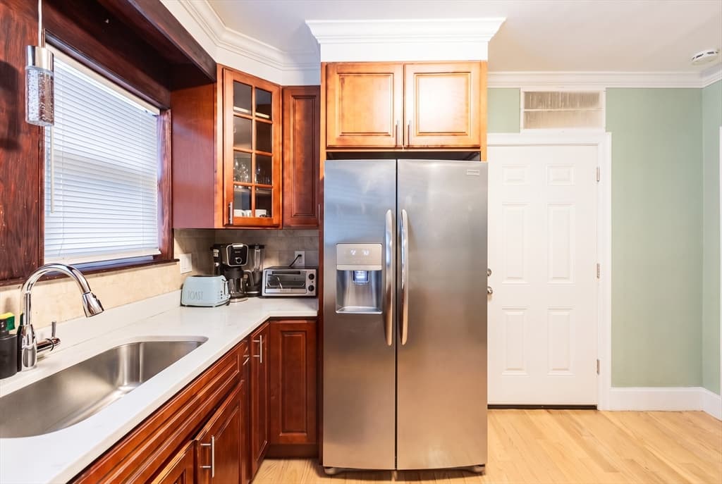 19 Verdun St, Boston MA 02124 photo 4