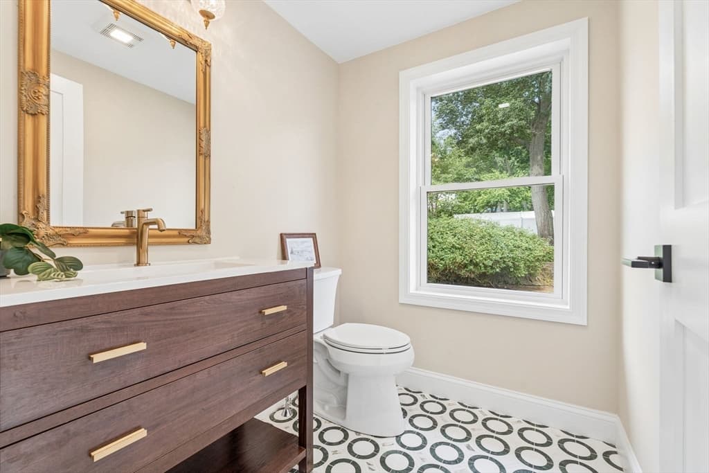 77 Hurd St, Lynn MA 01905 photo 16