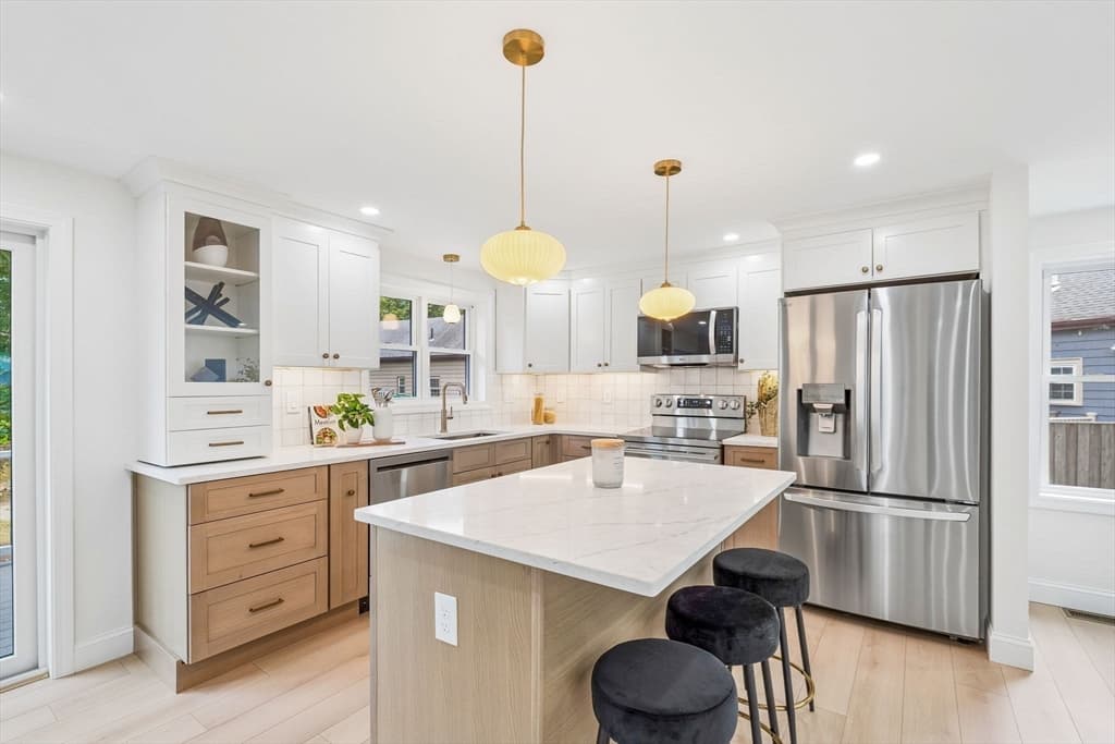 77 Hurd St, Lynn MA 01905 photo 9