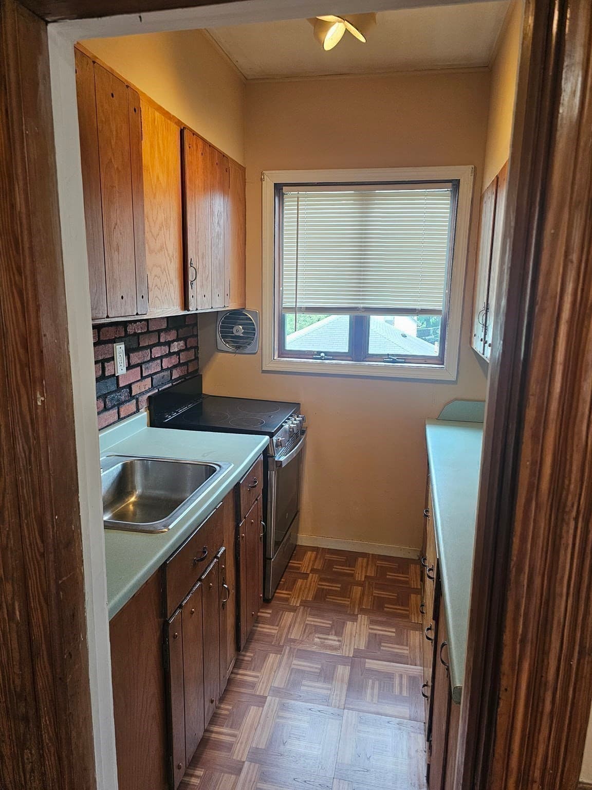 3 Family - 3 Units Up/Down at 70 Warburton Street, Fall River MA 02720, photo 22 of 31